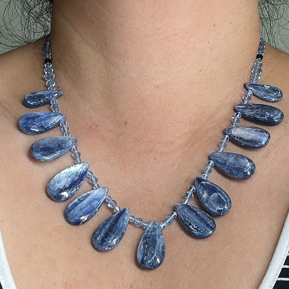 🖤Blue Kyanite stone toggle necklace